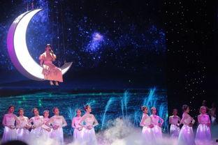 中秋节舞蹈成人男女视频,中秋佳节的浪漫成人男女共舞风采