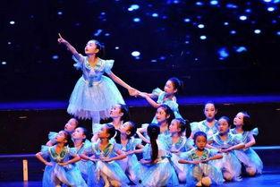 中秋节舞蹈成人男女视频,中秋佳节的浪漫成人男女共舞风采