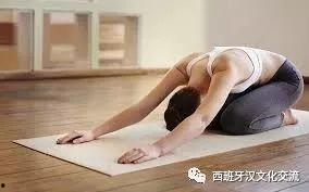 成人睡前瑜伽好吗视频讲解,跟随视频教程轻松进入梦乡