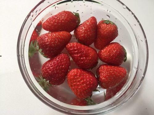 草莓视频 成人在看,成人观看现象背后的真相