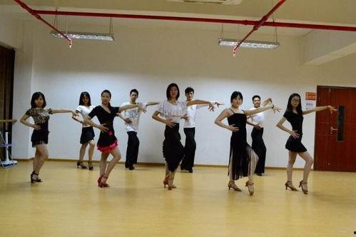 成人舞蹈集训课抓拍视频,成人舞蹈集训课精彩抓拍回顾