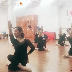 成人舞蹈集训课抓拍视频,成人舞蹈集训课精彩抓拍回顾