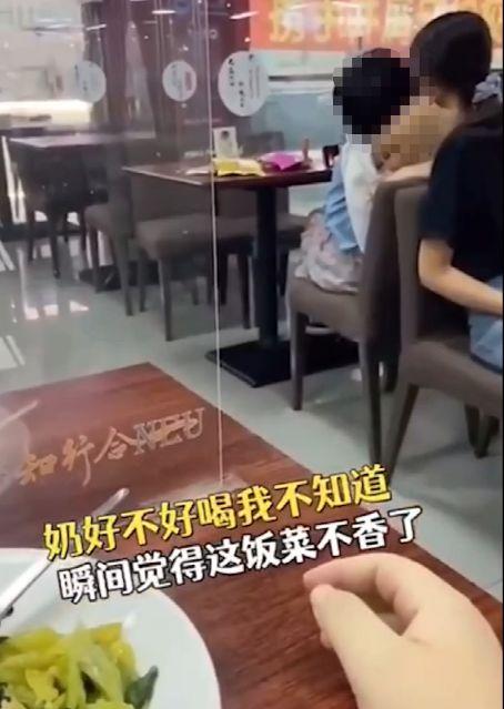 食堂喂奶吃瓜视频,妈妈喂奶宝宝吃瓜，温馨画面引网友热议
