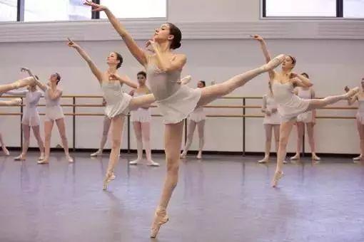 上海成人舞蹈压腿视频,轻松掌握舞蹈基本功