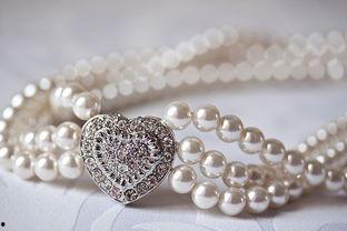 成人木质饰品组装视频