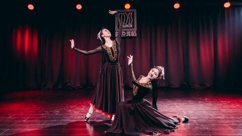 新疆成人维族舞视频,热情洋溢的民族风情展现