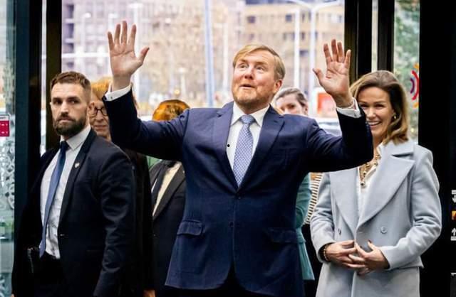 荷兰国王在线吃瓜,网络直播吃瓜成热门话题