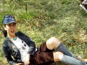 成人游泳课女教练视频,女教练引领成人游泳课风采展示