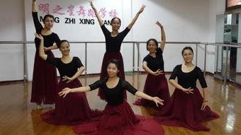 成人独舞短视频简单好看,成人独舞短视频的视觉盛宴